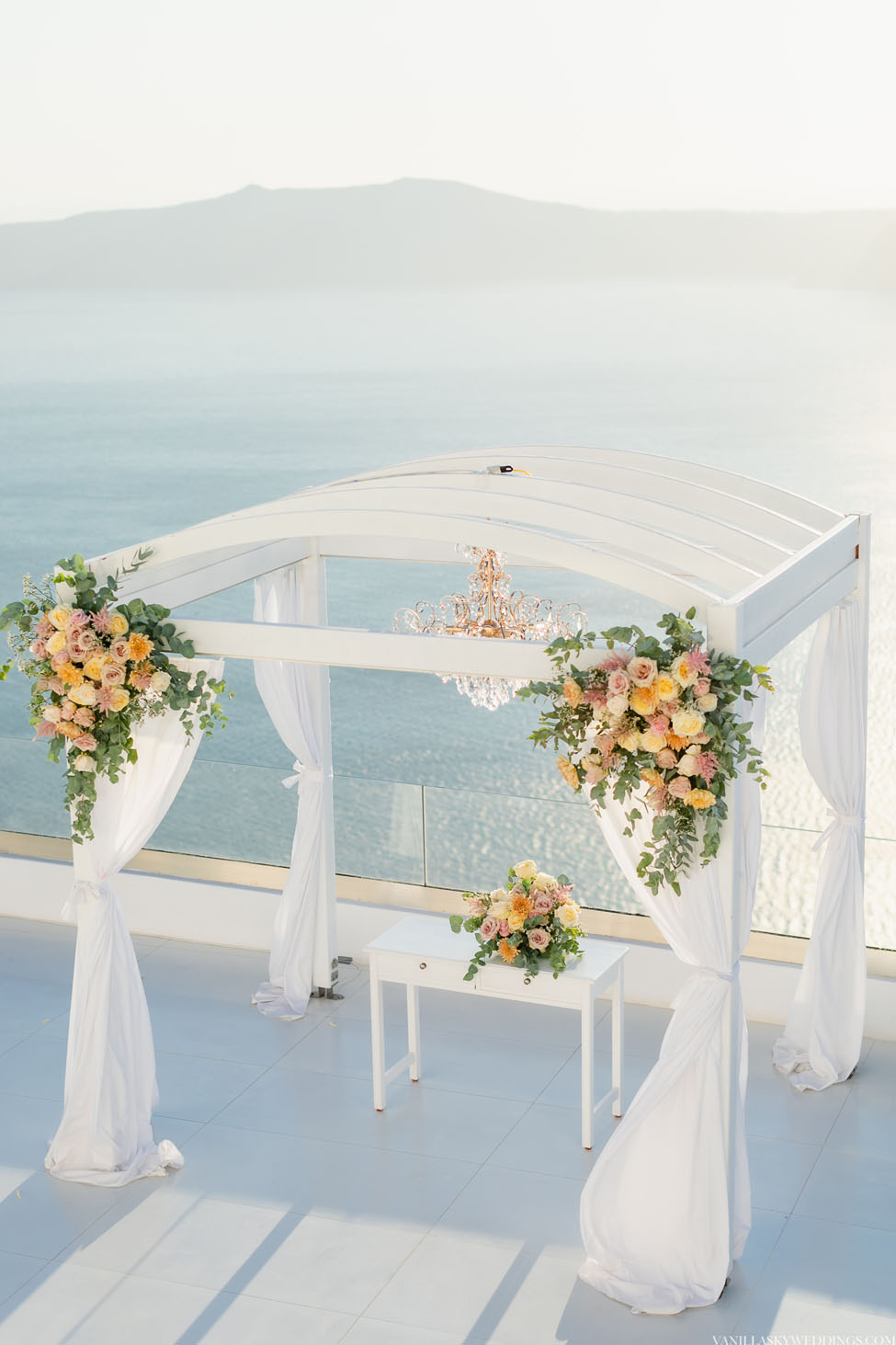 andromeda-villas-santorini-greece-elopement-wedding-in-august